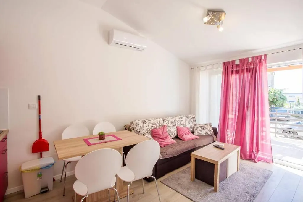 Apartman Cone Pula 0*,